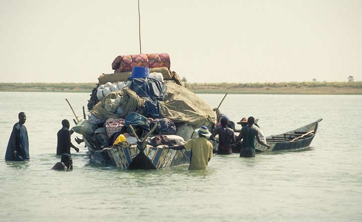 Unsere Pinasse auf dem Niger